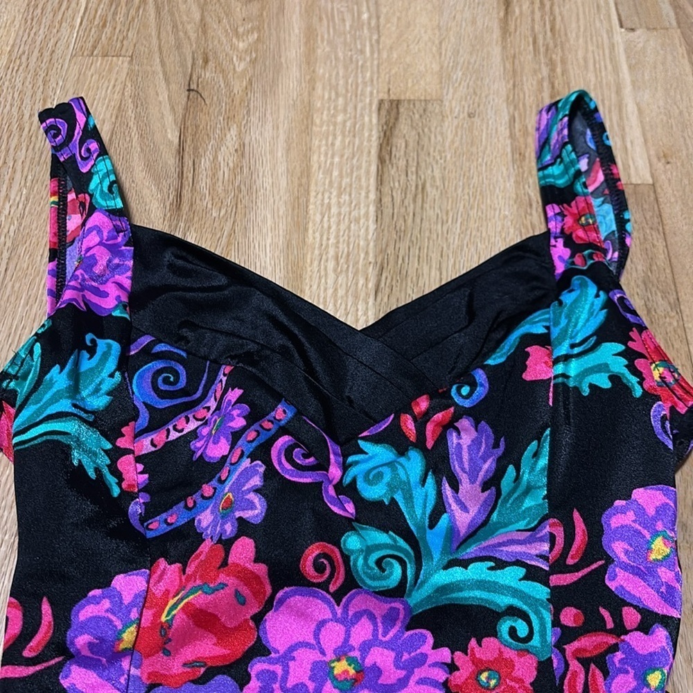 Sea Queen Vintage Made in Canada Size 8 Floral One Piece Swimsuit - Picture 2 of 7